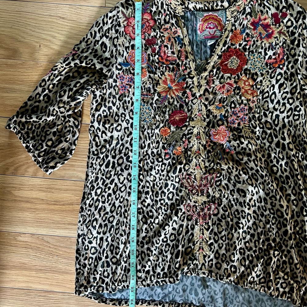 Johnny Was Taline V Neck Top XXS - Picture 8 of 8
